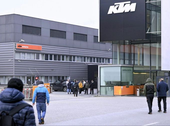 Die Mitarbeitenden von KTM ärgern sich aktuell über die Verzögerung ihrer Lohnauszahlung. (Symbolbild) ktm werk