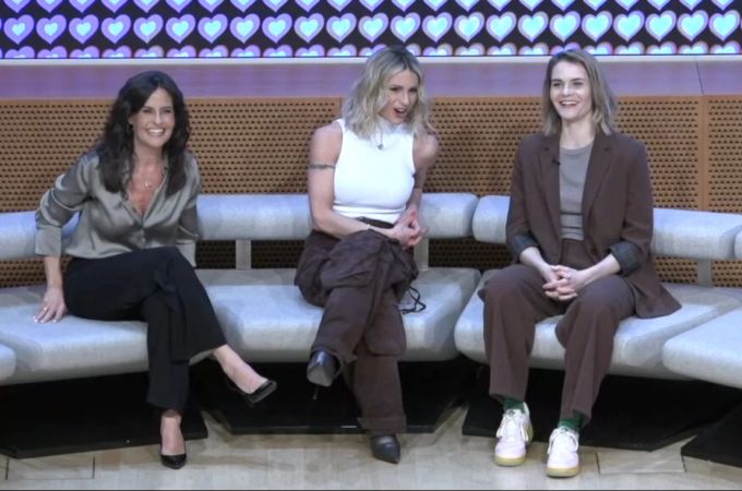 Sandra Studer, Michelle Hunziker und Hazel Brugger am Montagnachmittag bei der Pressekonferenz in Basel. michelle hunziker