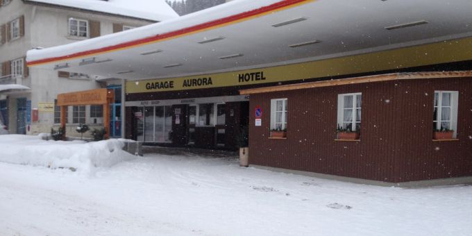 Die legendäre Tankstelle in Andermatt. Tankstelle in Andermatt