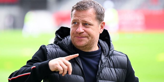 Bayern München, hier mit Sportvorstand Max Eberl, geben Thomas Müller keinen Vertrag mehr. Bayern München