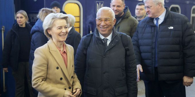 Solidarität - Von der Leyen besucht zum Jahrestag von Ukraine-Krieg Kiew Solidarität - Von der Leyen besucht zum Jahrestag von Ukraine-Krieg Kiew