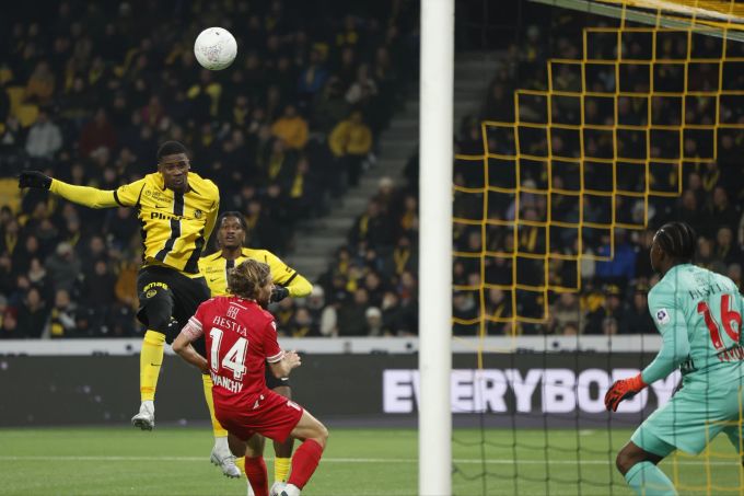 Chris Bedia trifft für YB gegen den FC Sion doppelt. Chris Bedia YB Sion