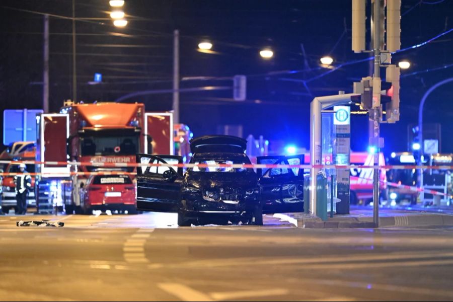 Am Freitagabend raste ein Mann mit einem Auto über den Weihnachtsmarkt von Magdeburg.