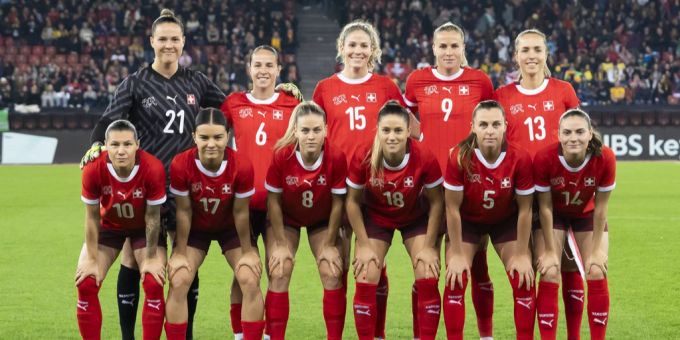 Die Schweizer Frauen-Nati trägt im Sommer die EM 2025 im eigenen Land aus. em 2025