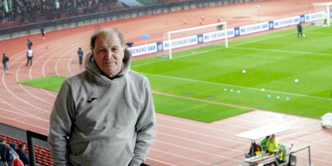Nau.ch-Kolumnist Raimondo Ponte im Stadion Letzigrund. Raimondo Ponte GC FCZ