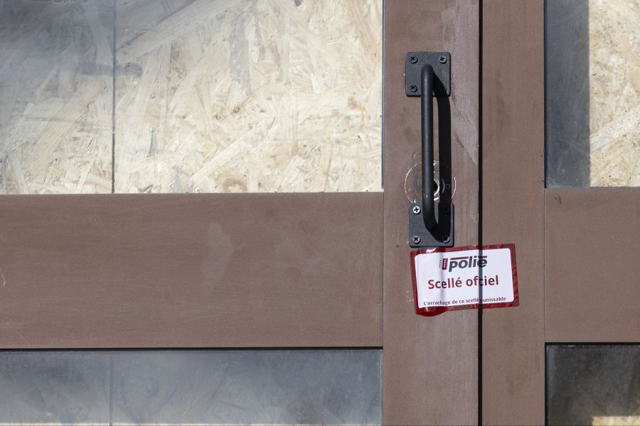 Während der zwölfstündigen Befragung waren rund 70 Anwälte der Nebenkläger anwesend.