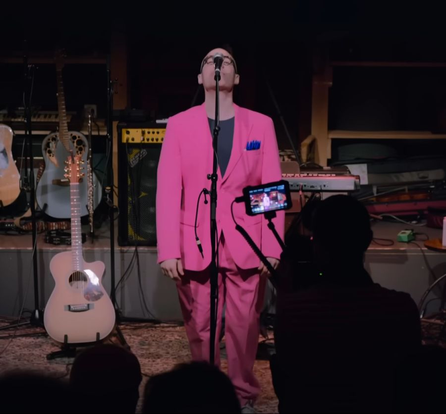 Nach zwei Monaten hat eine Partnervermittlerin noch kein einziges Date für den 1.68-Meter-Mann gefunden.