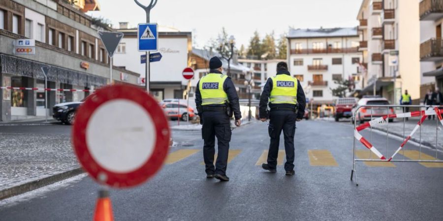 Der Opferanwalt zeigt sich unzufrieden mit der Arbeit der staatlichen Ermittlungsbehörden.