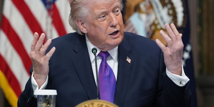 US-Präsident Donald Trump spricht während einer Veranstaltung zum Schutz der Steuerzahler im Indian Treaty Room des Eisenhower Executive Office Building auf dem Gelände des Weißen H...