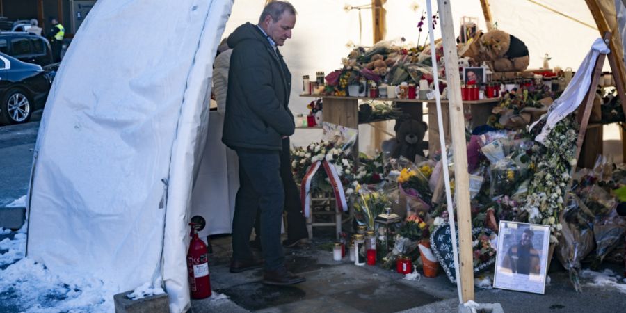 Das Parlament müsse die Lehren aus der Brandkatastrophe ziehen, damit sich eine solche Tragödie nie wiederhole, forderte Nationalratspräsident Pierre-André Page (im Bild).