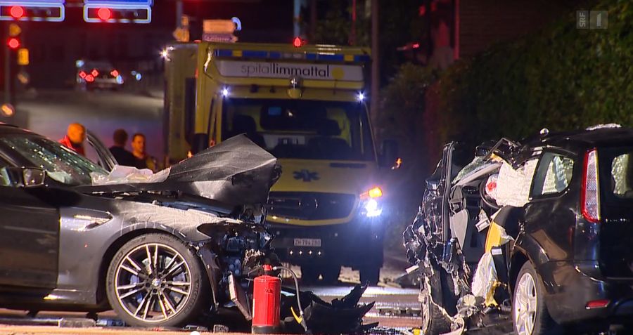 Der Lenker aus dem Kosovo bleibt im 600 PS starken Bolide unverletzt.