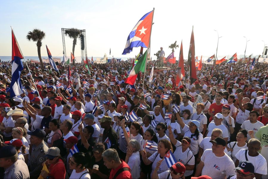 Rund 500 000 Menschen protestierten in Havanna am Tag der Arbeit.