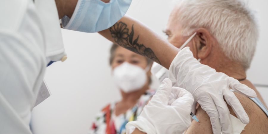 Transparenz soll jetzt herrschen bei der Covid-19-Impfstoffbeschaffung. Dazu hat sich der Bund durchgerungen. (Archivbild aus dem Coronavirus-Impfzentrum der Universität Zürich)