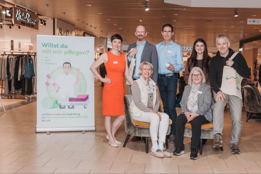 Von hinten v. l. n. r.: Yvonne Forster, Theo Ziegler, Jörg Fässler, Ajdina Softic, Lukas Gisler
Von vorne v. l. n. r.: Sonja Andermatt, Marie-Therese Sommerhalder