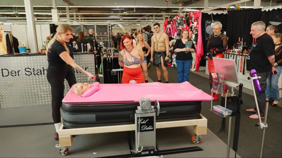 Bewegungsmöglichkeiten? Gibt es in dieser Position keine mehr.