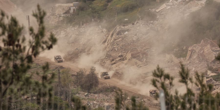 Israelische Truppen in einem Aufmarschgebiet im Norden Israels nahe der Grenze zum Libanon. Foto: Gil Cohen Magen/dpa