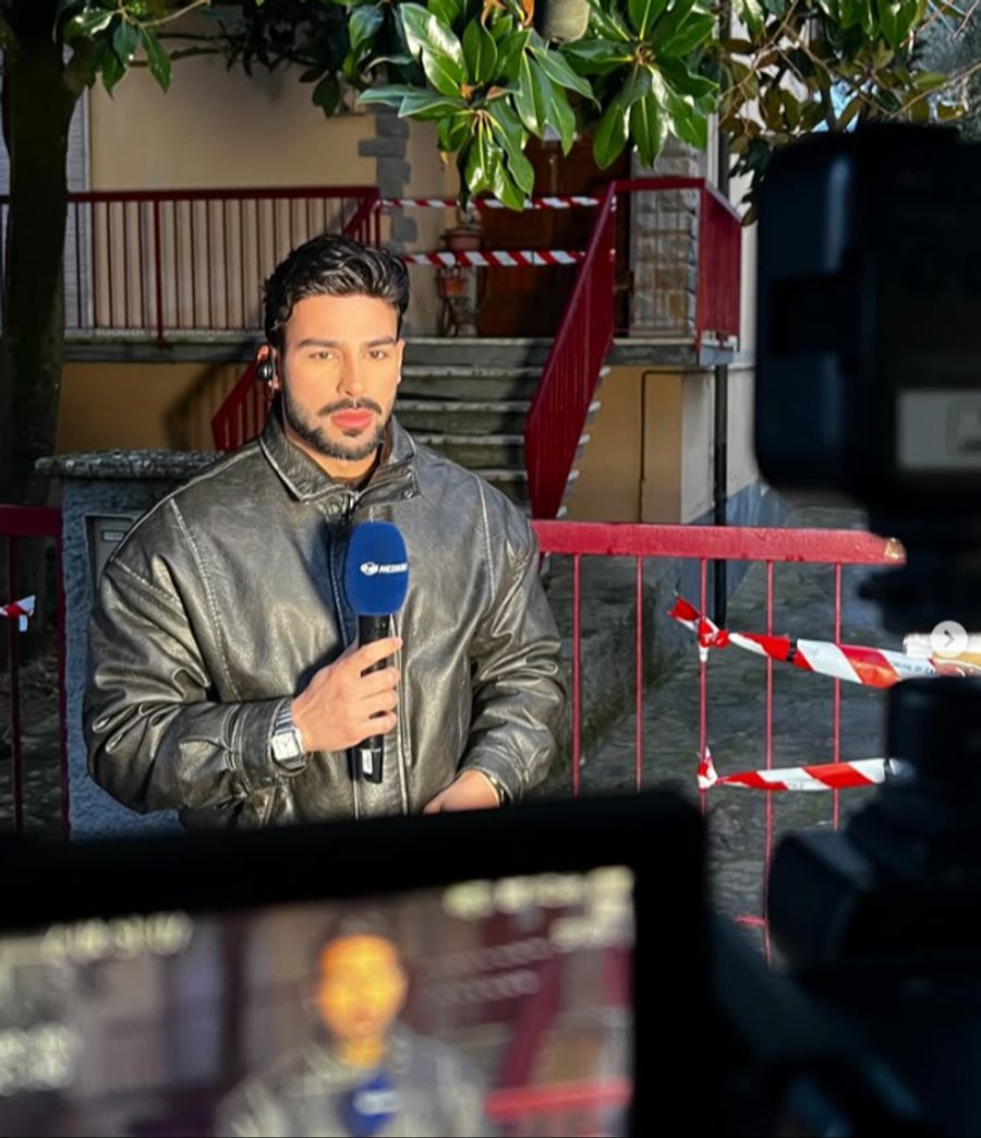«Es ist sicherlich keine Haltung der Nähe, die so oft proklamiert wird», sagt «Mediaset»-Reporter Gianmarco Sansolino.