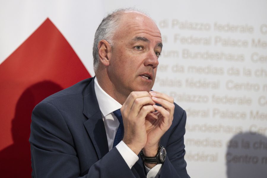 Ein Wolf, der nachts durch eine Siedlung streife, sei «per se nichts Ungewöhnliches», erklärt der Walliser Staatsrat Christophe Darbellay.