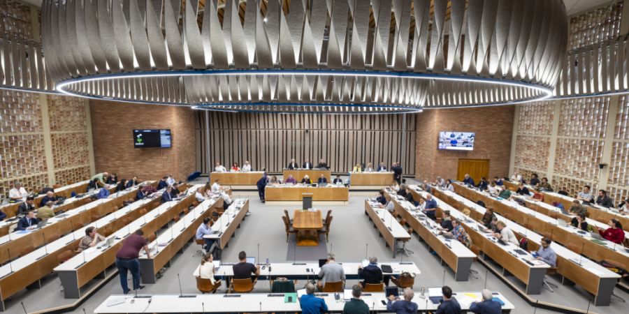 Wer finanziert die Volksvertreter? Der Zürcher Stadtrat präsentiert eine Verordnung über die Transparenz in der Politikfinanzierung. (Archivbild)