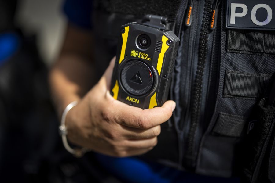 Alle Beschäftigten der Deutschen Bahn mit Kundenkontakt sollen Bodycams erhalten. (Symbolbild)