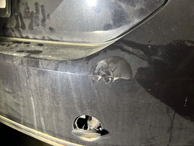 An den Autos entstand ein Sachschaden. Sachschaden.
