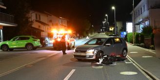 Wangs SG - Motorradfahrerin (20) bei Kollision mit Auto verletzt