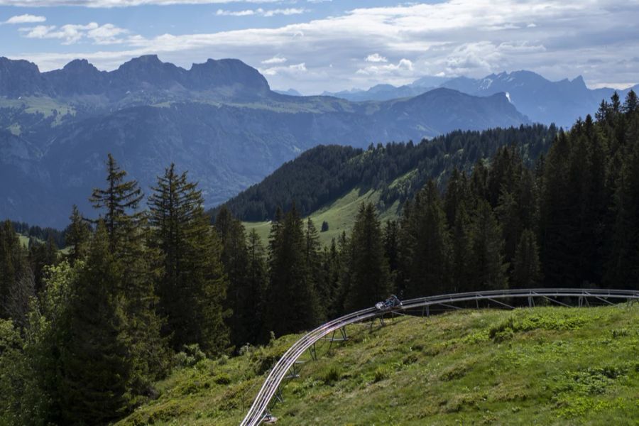 Auf der Rodelbahn weht immerhin ein laues Lüftchen. (Archivbild)