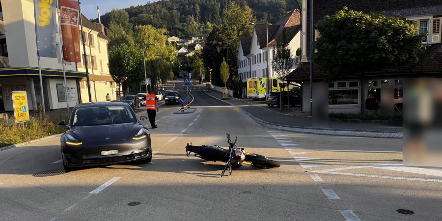 Sturz von Motorradfahrer.