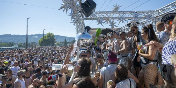 Die Street Parade ist ein grosser Erfolg. Street Parade