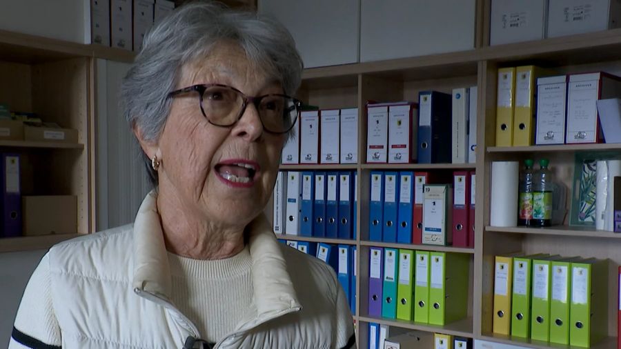 Die Gemeindepräsidentin Monique Tschumi zeigt sich besorgt: «Es macht mir Angst, wenn die Schule zugehen würde.» Denn dann würde der Kern des Dorfes nicht mehr existieren.