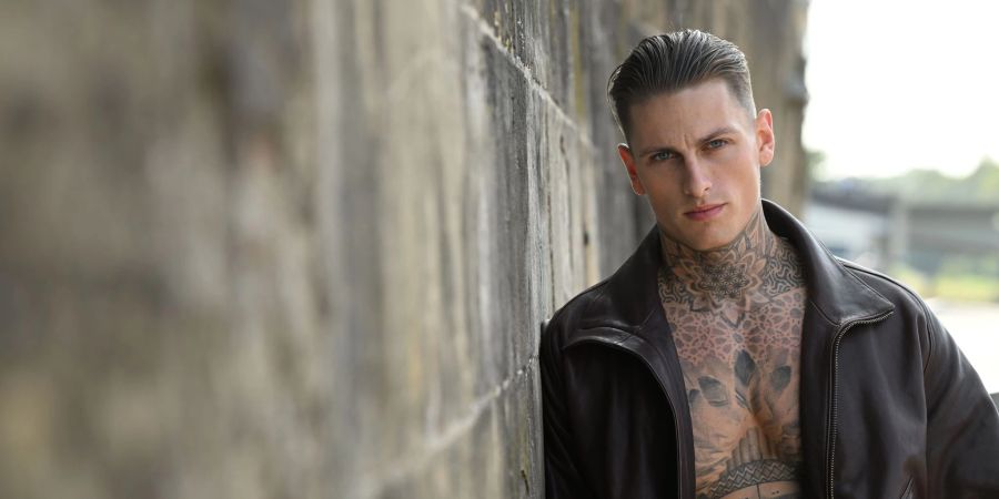 Tattoo-Model Fabien Tiejen spielt in einem ARD-Zweiteiler mit.