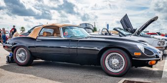 Jaguar e-type schwarz