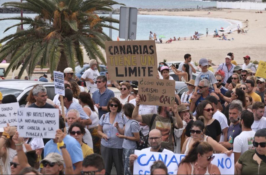 Die Kanarischen Inseln schaffen es auch auf die Liste: Dort protestieren wie in anderen spanischen Regionen die Einheimischen regelmässig gegen den Massentourismus.