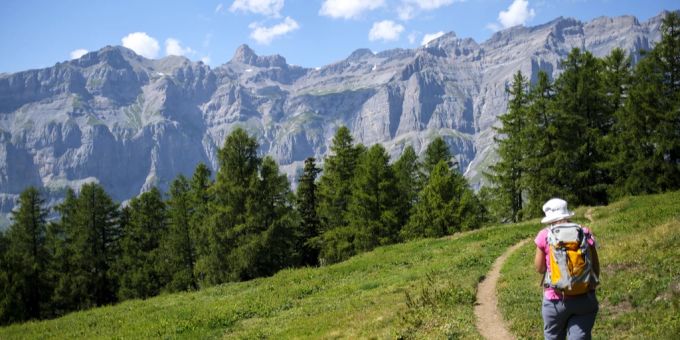 Im «Best Travel 2025»-Ranking setzt der Reiseführer «Lonely Planet» das Wallis auf Platz 5. lonely planet wallis