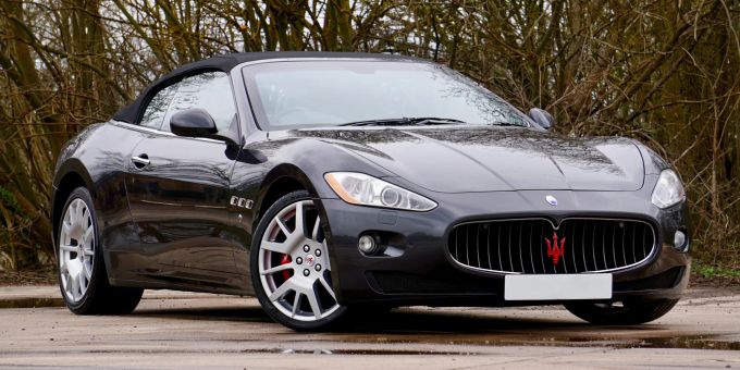 Seinen schwarzen Maserati hat der Mann sogleich wieder verkauft – nur, dass es gar nicht seiner war. (Symbolbild) Maserati geleast verkauft