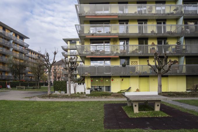 Nach der Massenkündigung in Zürich geraten die Bewohner der «Sugus-Häuser» unter Druck. zürich massenkündigung