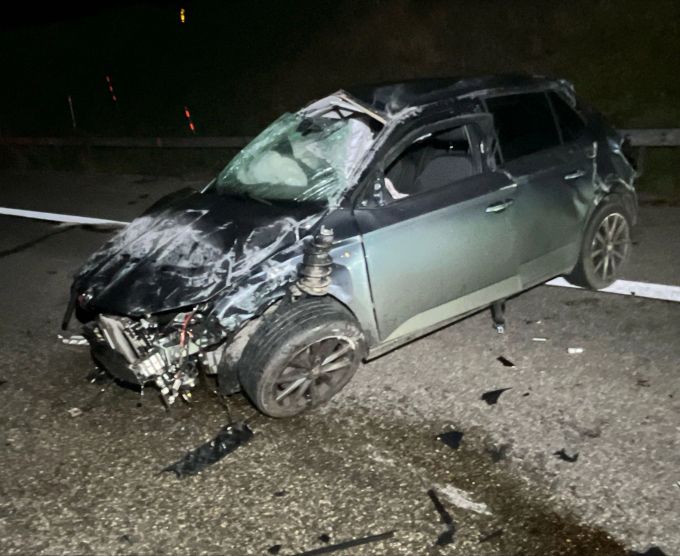 Am Fahrzeug enstand ein Totalschaden. Totalschaden.