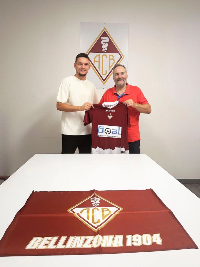 Valon Hamdiu unterschreibt in Bellionzona. Valon Hamdiu