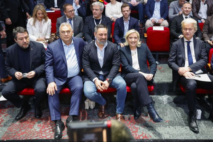Wilders (r.) gilt als eine der Führungspersonen der politischen Rechten in Europa. (Archivbild) Rechte Politiker Geert Wilders