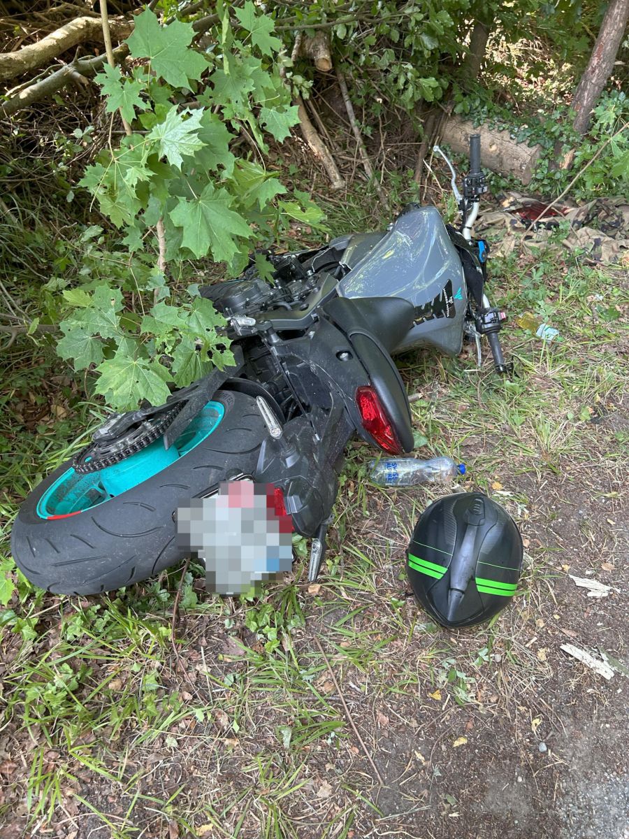Am Motorrad entstand Totalschaden.