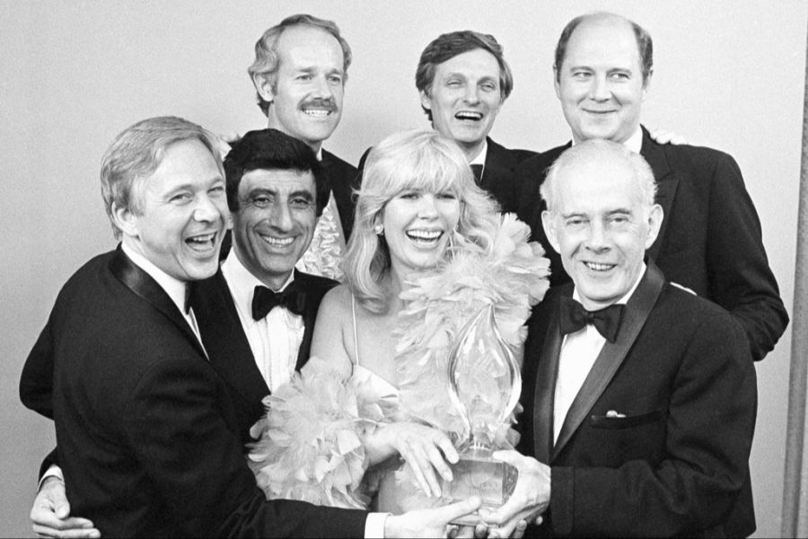 loretta swit