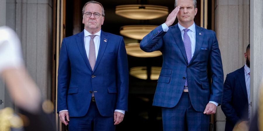 Deutschland will weitreichende Raketenwerfer kaufen.