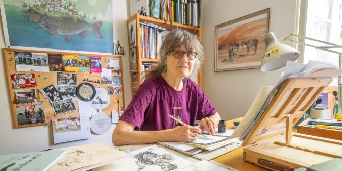 Illustratorin Karin Widmer in ihrem Atelier in Wabern