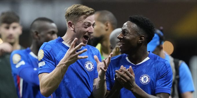 Die Spieler von Chelsea freuen sich über das erste gewonnene Club-WM-Spiel. Club-WM