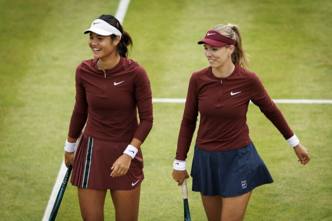 Emma Raducanu (l) und Katie Boulter werden online angefeindet. Emma Raducanu Katie Boulter