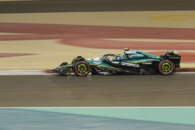 Fernando Alonso (Aston Martin) im Einsatz in der Formel 1. Fernando Alonso Aston Martin