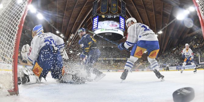 Leonardo Genoni Slapshot