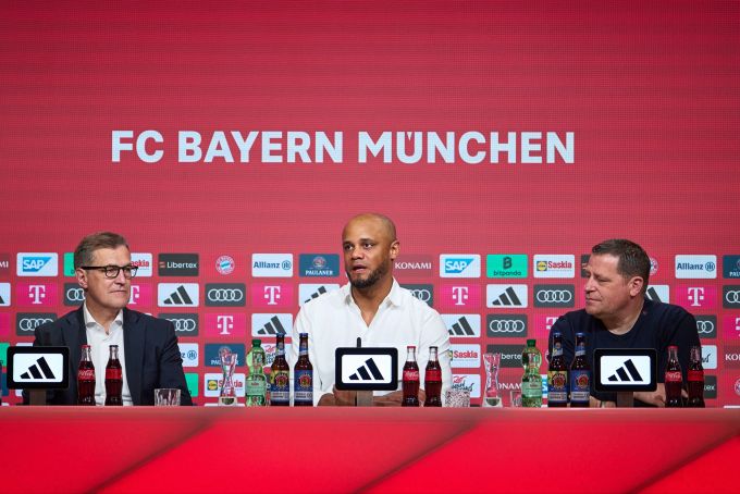 Die Vorstellung von Vincent Kompany bei Bayern München. Bayern München Vincent Kompany