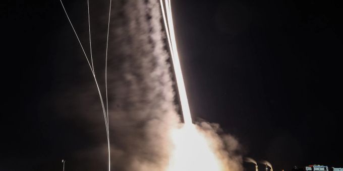 Der Iran droht Israel im Falle eines Angriffs auf seine Atomanlagen mit massiver Vergeltung und einem Gegenschlag auf Israels geheime Atomanlagen. (Archivbild) Angriff
