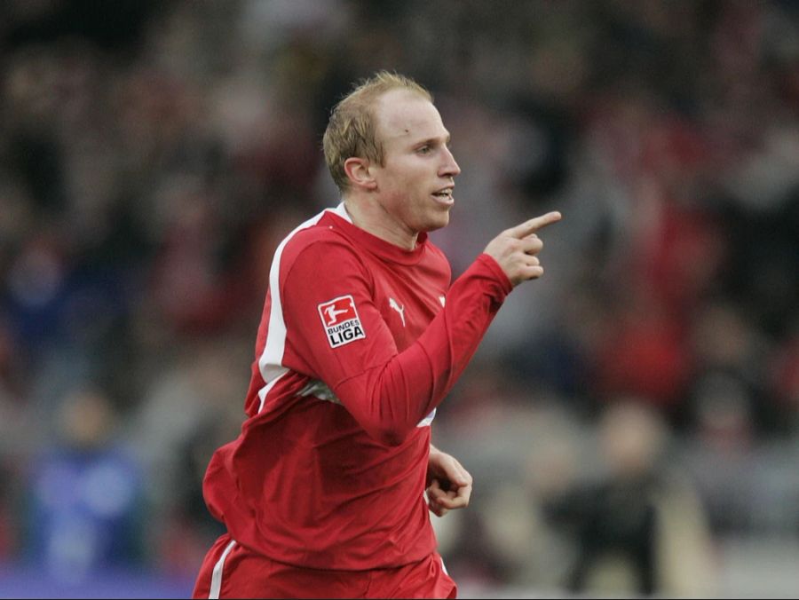 Im gleichen Jahr wie Streller konnte sich auch Ludovic Magnin mit Stuttgart zum Meister krönen. Er hatte zuvor schon mit Werder Bremen 2003/04 den Titel geholt.